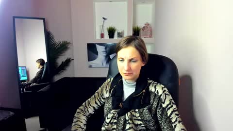 Snapshot of aurorascript chatting on December 18, 11:30 pm Aurora online show from December 18, 11:30 pm