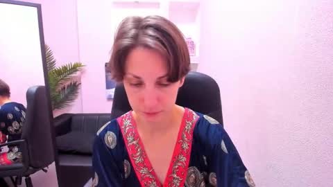 Aurora online show from October 15, 3:01 pm