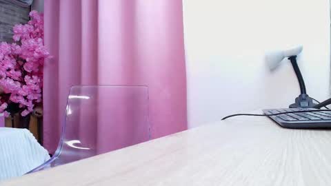 Aurora online show from February 15, 5:39 pm