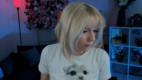 Snapshot of aurorawrenfield chatting on February 23, 1:14 am aurorawrenfield online show from February 23, 1:14 am