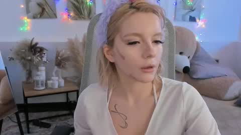 Snapshot of aurorawrenfield chatting on February 26, 4:33 am aurorawrenfield online show from February 26, 4:33 am