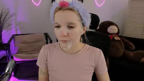 Snapshot of aurorawrenfield chatting on March 9, 4:27 am aurorawrenfield online show from March 9, 4:27 am