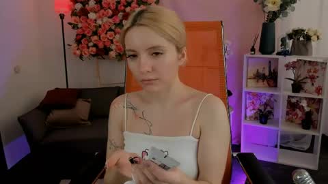 Snapshot of aurorawrenfield chatting on March 20, 4:17 am aurorawrenfield online show from March 20, 4:17 am