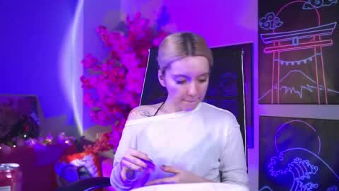 Snapshot of aurorawrenfield chatting on March 24, 2:27 am aurorawrenfield online show from March 24, 2:27 am