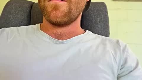Snapshot of aussie_dadbod101 chatting on October 15, 11:27 pm aussie_dadbod101 online show from October 15, 11:27 pm