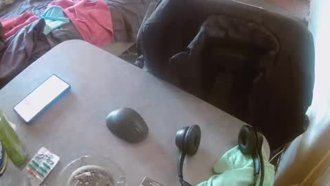 Snapshot of aussiebaker chatting on March 5, 5:25 am aussiebaker online show from March 5, 5:25 am