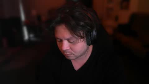 aussiechris2002 online show from November 4, 6:56 am