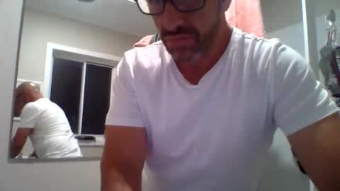 aussieguy59660 online show from December 22, 1:41 pm