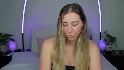 aussielulu online show from October 8, 3:48 am