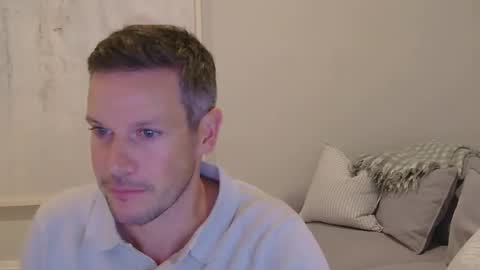 aussiesurfer0000 online show from April 14, 5:35 am