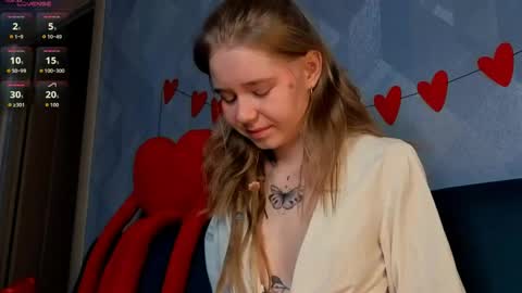 Snapshot of austeja_ona chatting on May 15, 6:37 pm Aya online show from May 15, 6:37 pm
