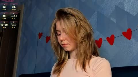 Snapshot of austeja_ona chatting on May 17, 5:53 pm Aya online show from May 17, 5:53 pm