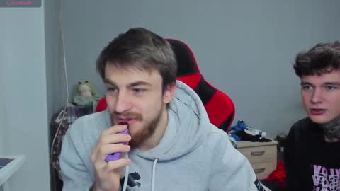 Snapshot of austen_milker chatting on December 11, 10:16 pm Austen online show from December 11, 10:16 pm