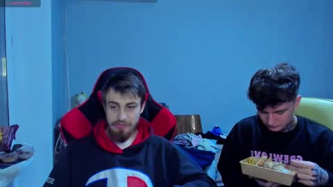 Snapshot of austen_milker chatting on December 13, 7:21 pm Austen online show from December 13, 7:21 pm