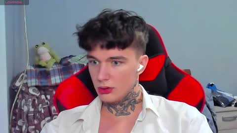 Snapshot of austen_milker chatting on December 15, 10:58 pm Austen online show from December 15, 10:58 pm