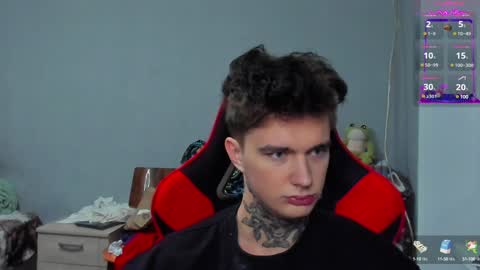 Snapshot of austen_milker chatting on December 25, 6:19 pm Austen online show from December 25, 6:19 pm