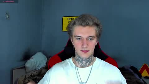 Snapshot of austen_milker chatting on September 15, 9:26 pm Austen online show from September 15, 9:26 pm