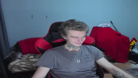 Snapshot of austen_milker chatting on October 23, 7:45 pm Austen online show from October 23, 7:45 pm