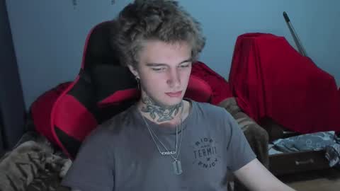 Snapshot of austen_milker chatting on October 30, 6:52 pm Austen online show from October 30, 6:52 pm