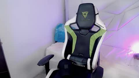 Snapshot of austin_col_ chatting on September 26, 3:49 pm AUSTIN online show from September 26, 3:49 pm