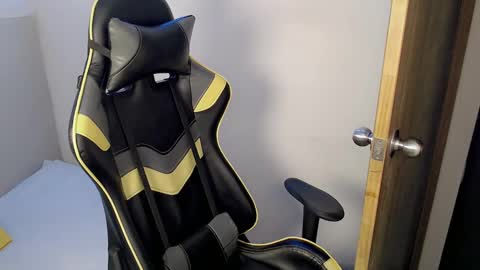 Snapshot of austin_col_ chatting on October 7, 2:47 pm AUSTIN online show from October 7, 2:47 pm