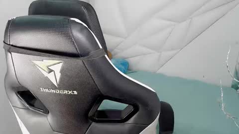 Snapshot of austin_col_ chatting on November 1, 4:09 pm AUSTIN online show from November 1, 4:09 pm