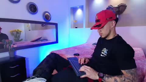 Snapshot of austin_collinss chatting on December 18, 6:32 am AUSTIN online show from December 18, 6:32 am