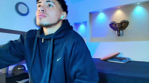 Snapshot of austin_collinss chatting on January 5, 2:49 am AUSTIN online show from January 5, 2:49 am