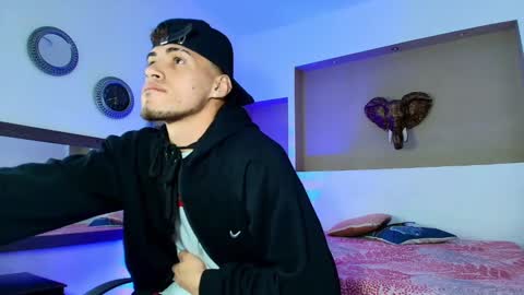 Snapshot of austin_collinss chatting on January 10, 2:25 am AUSTIN online show from January 10, 2:25 am