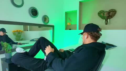 Snapshot of austin_collinss chatting on January 12, 5:03 am AUSTIN online show from January 12, 5:03 am