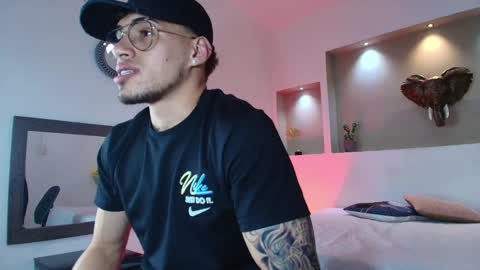 Snapshot of austin_collinss chatting on January 15, 7:26 am AUSTIN online show from January 15, 7:26 am