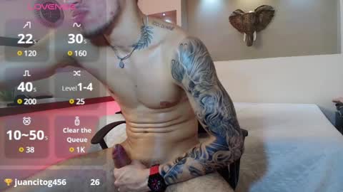 Snapshot of austin_collinss chatting on January 18, 7:59 am AUSTIN online show from January 18, 7:59 am