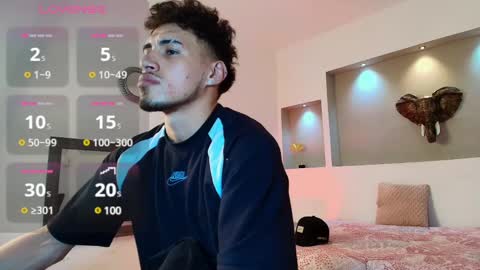 Snapshot of austin_collinss chatting on January 22, 2:37 am AUSTIN online show from January 22, 2:37 am