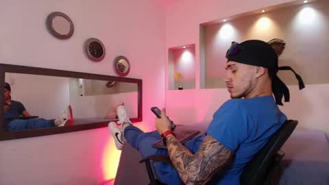Snapshot of austin_collinss chatting on January 23, 7:43 am AUSTIN online show from January 23, 7:43 am