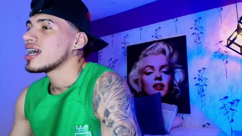 Snapshot of austin_collinss chatting on February 20, 5:01 am AUSTIN online show from February 20, 5:01 am