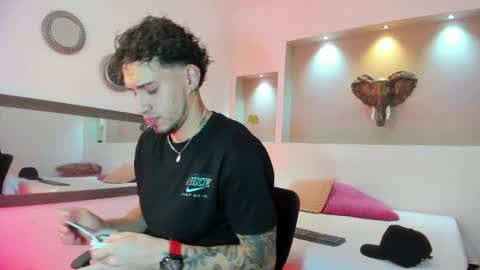 Snapshot of austin_collinss chatting on February 24, 6:15 pm AUSTIN online show from February 24, 6:15 pm