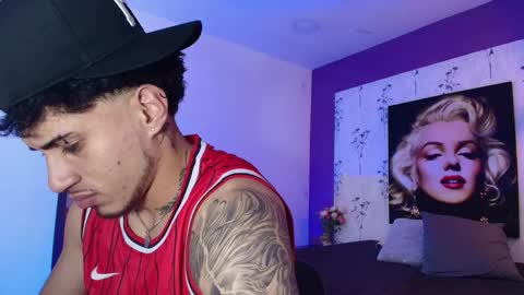 Snapshot of austin_collinss chatting on March 9, 12:53 pm AUSTIN online show from March 9, 12:53 pm