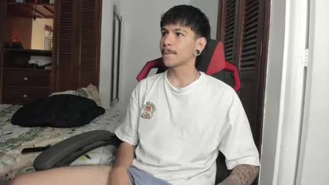 Snapshot of austin_falcon chatting on October 17, 1:14 pm Austin online show from October 17, 1:14 pm