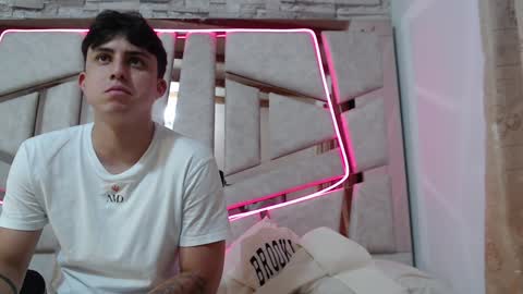 austin_mia45 online show from January 17, 2:29 am