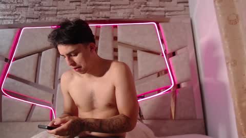 austin_mia45 online show from February 6, 2:22 am