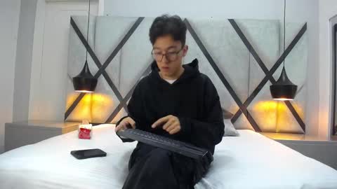 austinreeds online show from October 9, 12:03 pm