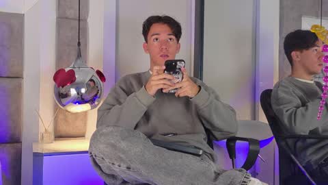 austinreeds online show from April 3, 12:47 pm