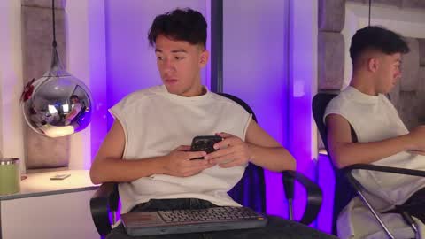 austinreeds online show from May 5, 1:41 pm
