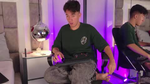 austinreeds online show from May 7, 3:28 pm