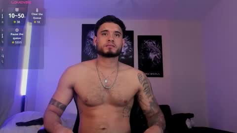 AustinTorres  online show from November 18, 12:05 am