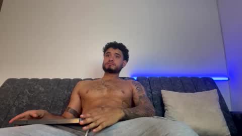 AustinTorres  online show from May 5, 1:02 am