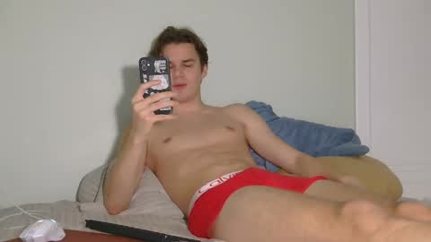 Snapshot of auston_r1ch chatting on December 21, 12:31 am Auston 3 online show from December 21, 12:31 am