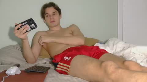 Snapshot of auston_r1ch chatting on December 21, 11:13 pm Auston 3 online show from December 21, 11:13 pm