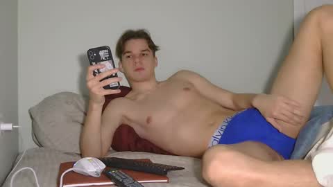 Snapshot of auston_r1ch chatting on January 28, 12:26 am Auston 3 online show from January 28, 12:26 am