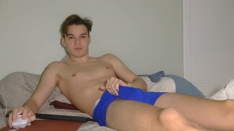 Snapshot of auston_r1ch chatting on January 28, 5:14 pm Auston 3 online show from January 28, 5:14 pm
